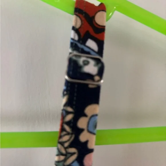 Paisley Print Sleeveless Top w/ Padding (no need for bra!) - Picture 4 of 9